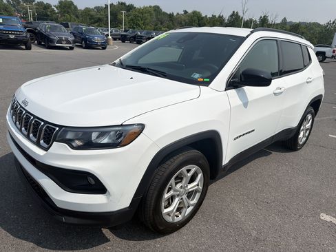 Used 2024 Jeep Compass Latitude AWD/4WD image 8