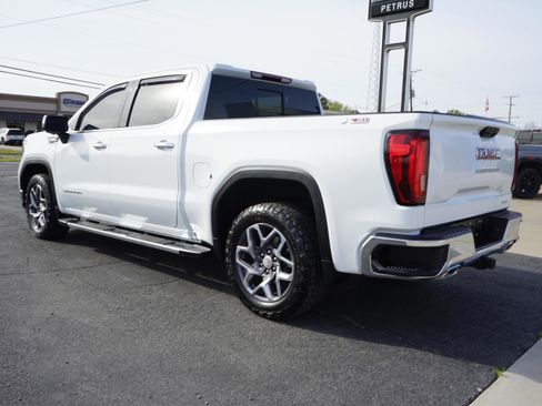 Used 2023 GMC Sierra 1500 SLT w/ SLT Convenience Package image 3