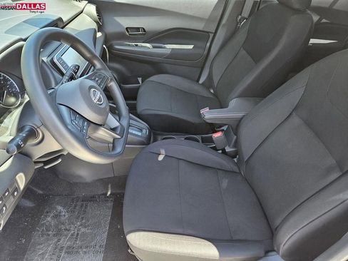 New 2025 Nissan Kicks Play S image 10