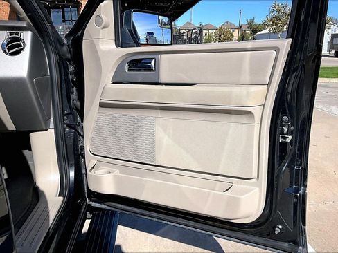 Used 2014 Ford Expedition Limited w/ Equipment Group 301A image 25