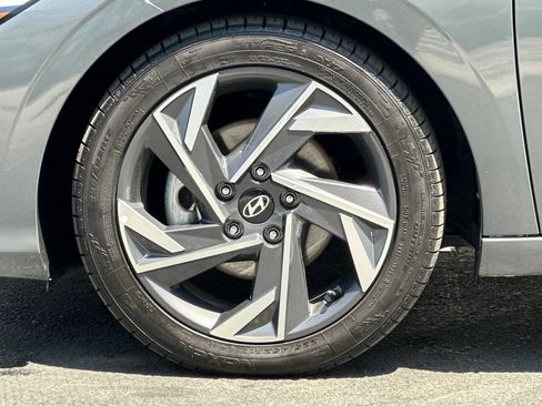 Used 2024 Hyundai Elantra Limited FWD image 25