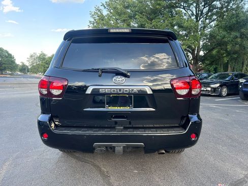 Used 2020 Toyota Sequoia Platinum RWD image 5