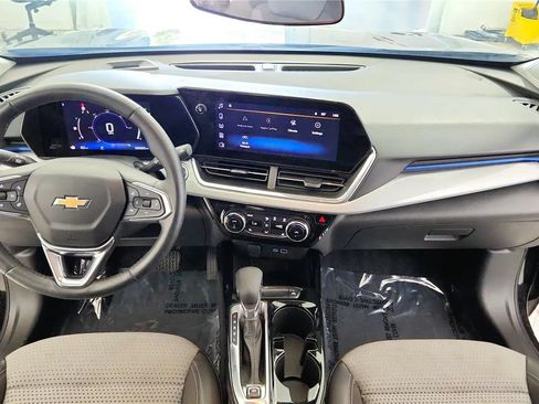 Used 2024 Chevrolet Trax LT w/ Driver Confidence Package FWD image 26