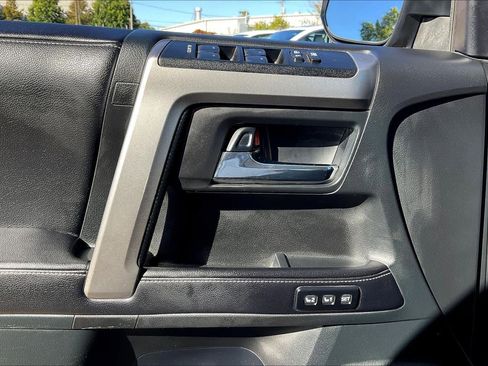 Used 2016 Toyota 4Runner Limited image 31