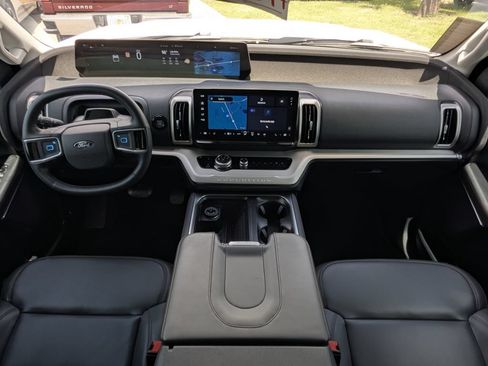 Used 2025 Ford Expedition Active AWD/4WD image 23