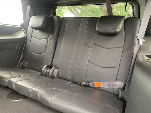Used 2017 Cadillac Escalade Platinum AWD/4WD image 33