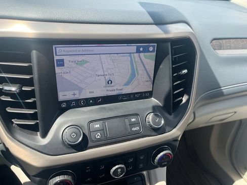 Used 2021 GMC Acadia Denali w/ Denali Technology Package FWD image 12