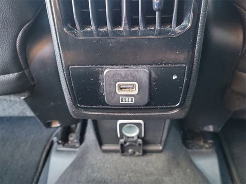 Used 2024 Jeep Compass Limited image 17