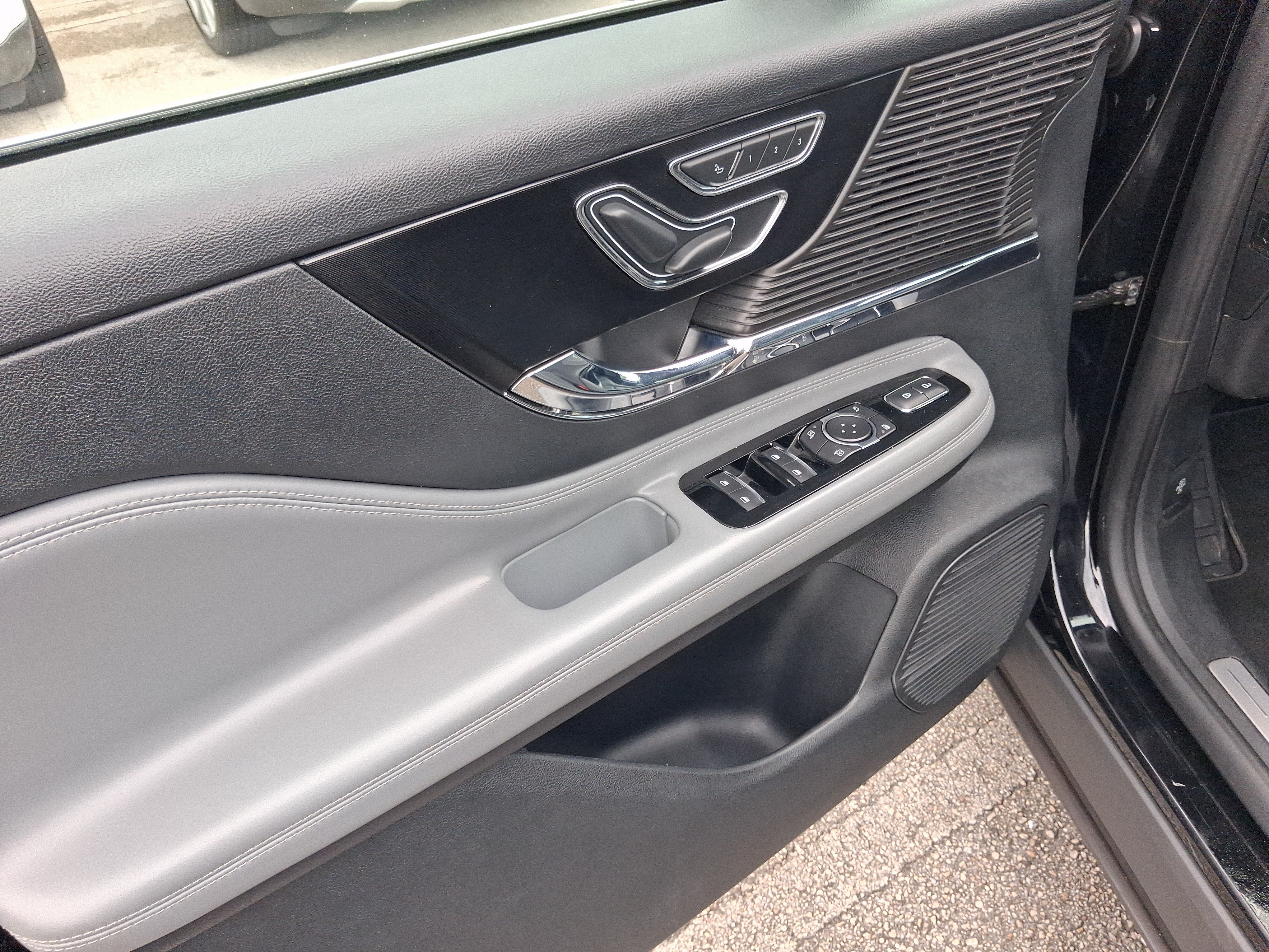 Used 2021 Lincoln Corsair FWD image 13
