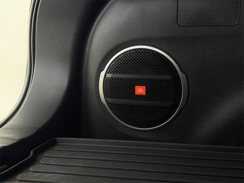 Certified 2025 Toyota Corolla Cross AWD Hybrid w/ Moonroof Package image 31