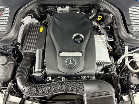 Used 2018 Mercedes-Benz GLC 300 4MATIC image 29