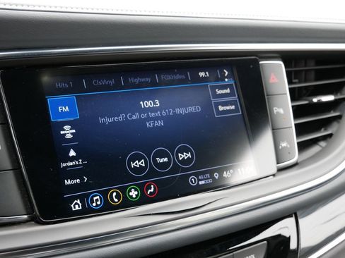 Used 2023 Buick Enclave Essence image 18