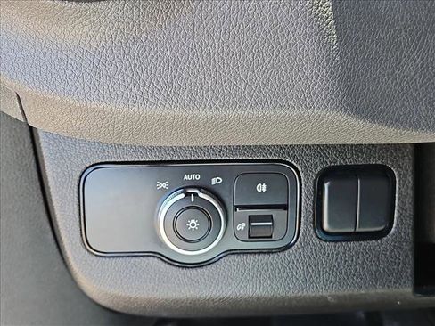 Used 2022 Mercedes-Benz Sprinter 2500 image 13