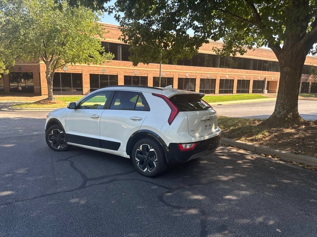 Used 2023 Kia Niro Wind w/ Wind Preserve Package FWD image 4