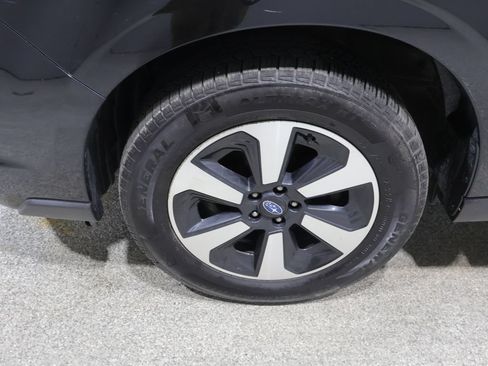 Used 2017 Subaru Forester 2.5i Premium w/ All-Weather Package AWD/4WD image 9
