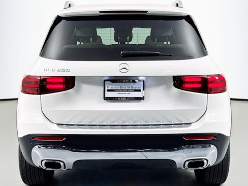 Certified 2025 Mercedes-Benz GLB 250 image 4
