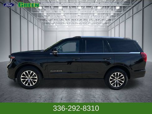 Used 2025 Ford Expedition Platinum AWD/4WD image 2