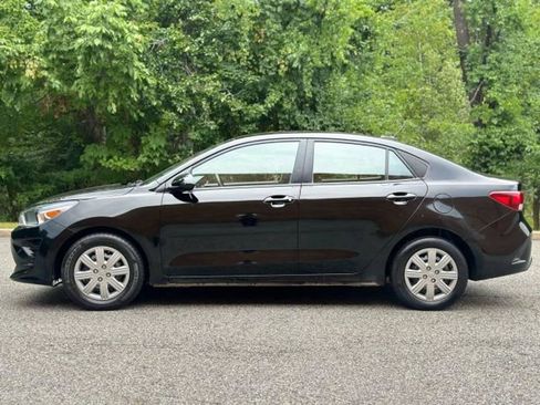 Used 2023 Kia Rio LX image 3