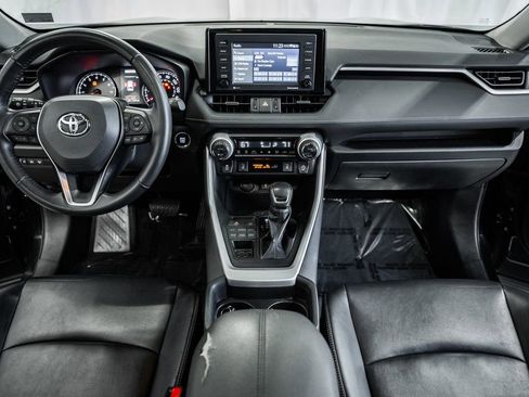 Used 2020 Toyota RAV4 XLE Premium image 20