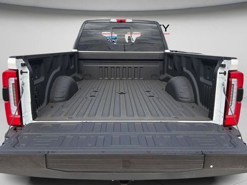 Used 2026 Ford F450 Platinum w/ FX4 Off-Road Package image 15