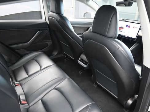 Used 2019 Tesla Model 3 image 39