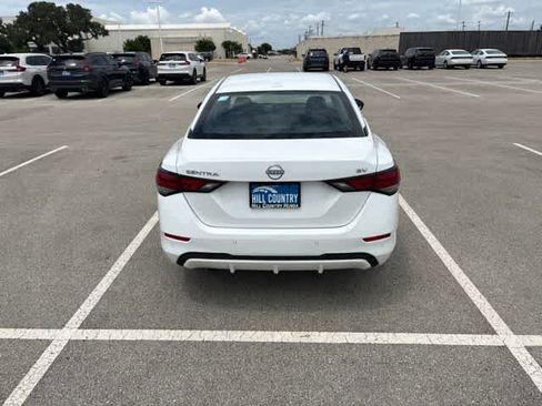 Used 2024 Nissan Sentra SV FWD image 4