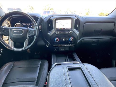 Used 2022 GMC Sierra 2500 Denali w/ Denali Black Diamond Edition image 15