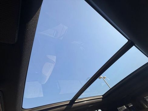 Used 2023 Cadillac Escalade ESV Premium Luxury image 7