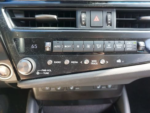 Used 2023 Lexus ES 350 w/ Premium Package FWD image 13