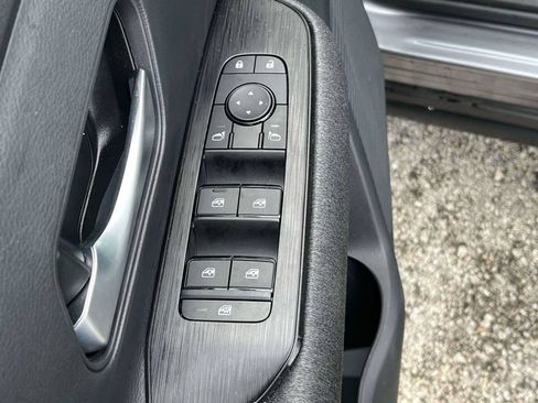 Used 2025 Nissan Kicks SV FWD image 14
