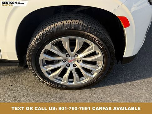 Used 2022 GMC Yukon XL Denali AWD/4WD image 15