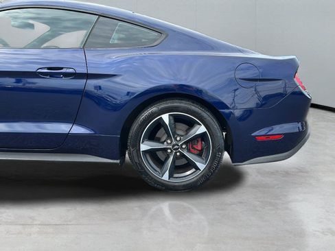 Used 2019 Ford Mustang Coupe RWD image 13