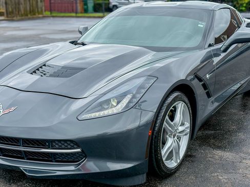 Used 2017 Chevrolet Corvette Stingray Coupe w/ 1LT RWD image 8