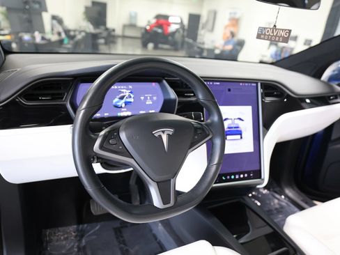 Used 2020 Tesla Model X AWD/4WD image 29