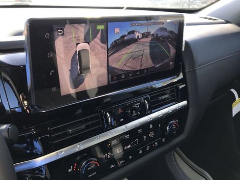 New 2026 Nissan Pathfinder SL image 16