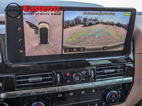 New 2026 Nissan Pathfinder Platinum image 19