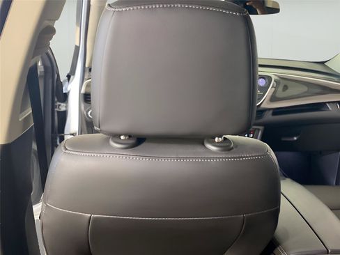 Used 2019 Buick Envision Essence AWD/4WD image 23