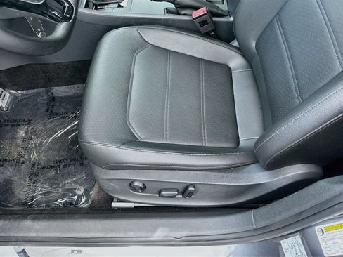 Used 2018 Volkswagen Passat 2.0T R-Line w/ R-Line Lighting Package FWD image 18