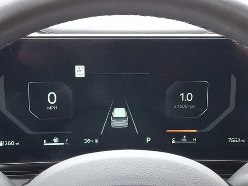 Used 2025 Kia Carnival SX Prestige image 23