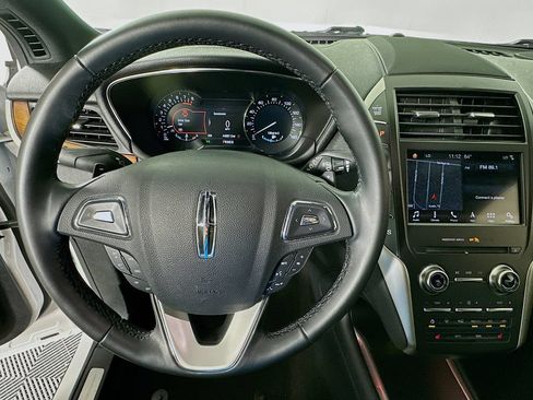 Used 2019 Lincoln MKC Select w/ Select Plus Package FWD image 11