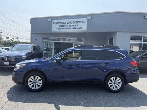Used 2017 Subaru Outback 2.5i Premium AWD/4WD image 4