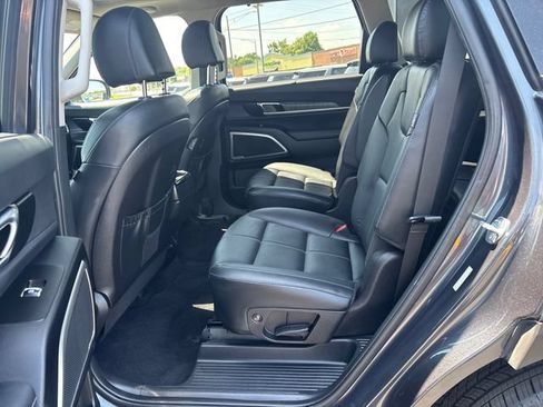 Used 2023 Kia Telluride EX w/ EX Captain's Chair Package AWD/4WD image 17