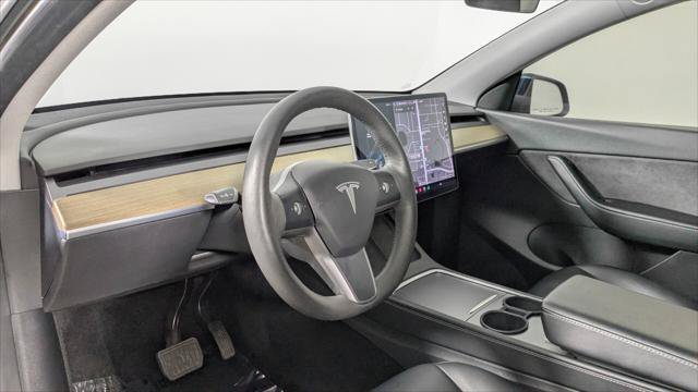 Used 2021 Tesla Model Y Long Range AWD/4WD image 25