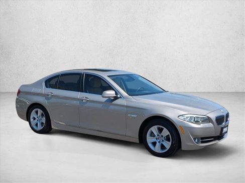 Used 2012 BMW 528i xDrive Sedan AWD/4WD image 3