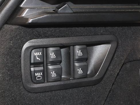 Used 2022 BMW X7 xDrive40i w/ Premium Package image 48