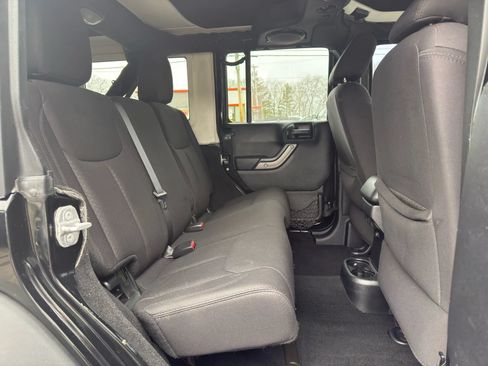 Used 2014 Jeep Wrangler Unlimited Sport w/ Quick Order Package 24S AWD/4WD image 19