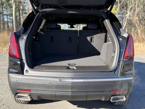 New 2025 Cadillac XT5 Luxury image 10