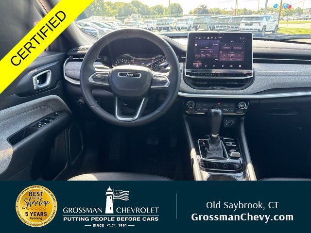 Used 2024 Jeep Compass Latitude w/ Convenience Group AWD/4WD image 20