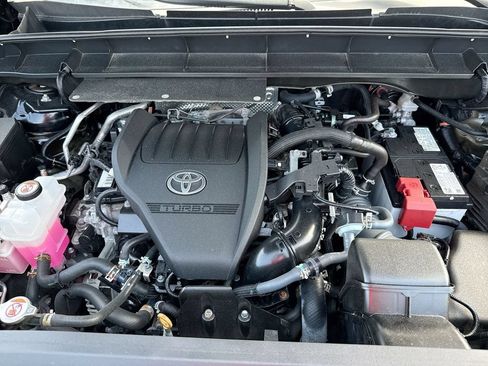 Used 2023 Toyota Highlander L FWD image 26