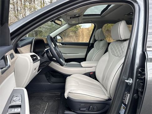 Used 2022 Hyundai Palisade Limited w/ Winter Package image 13